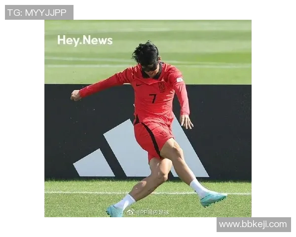 足球帝国的崛起与荣耀探秘：从草根到世界舞台的传奇之路